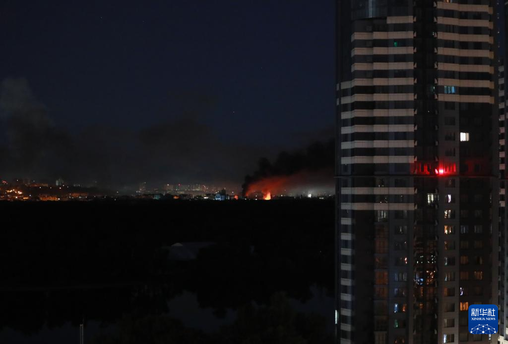 乌克兰首都基辅遭空袭 强烈爆炸声持续响起
