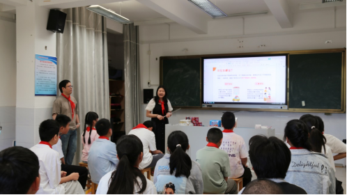 善心赠清凉 暖意伴成长—同方全球人寿福建分公司爱心书库回访公益活动