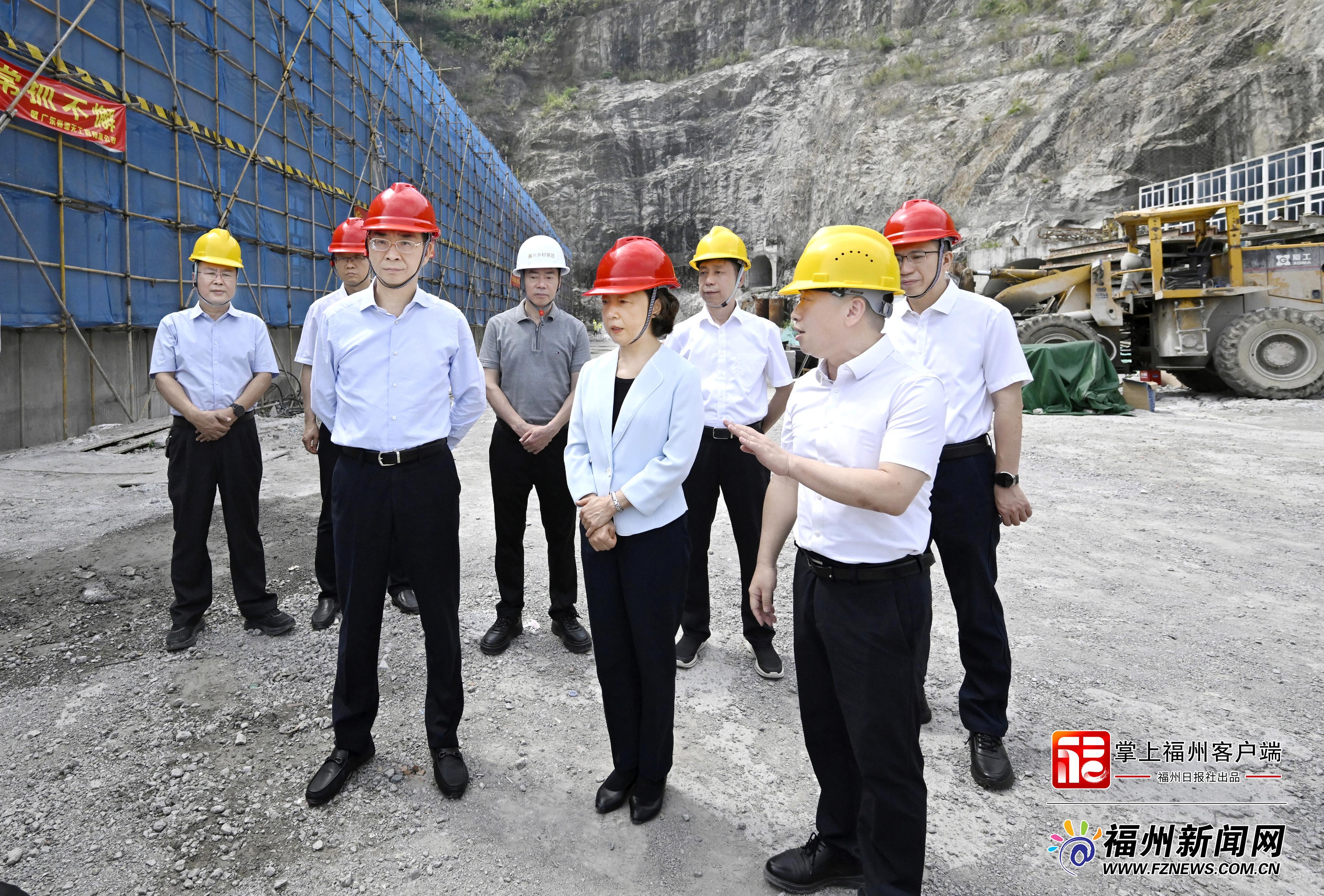 郭宁宁吴贤德以“四不两直”方式检查防汛备汛和安全生产工作