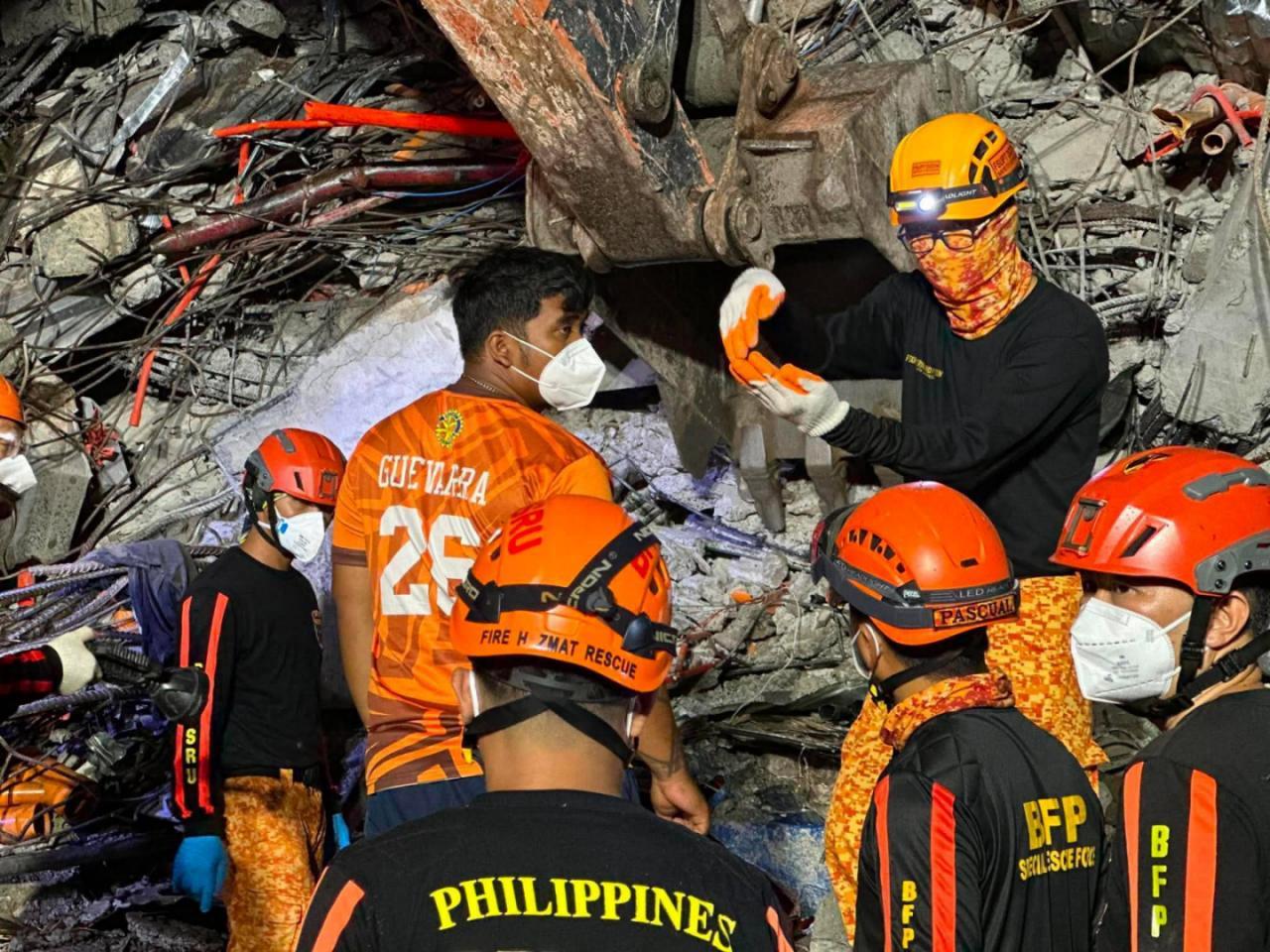 菲律宾在建楼房坍塌事故已致27人死亡