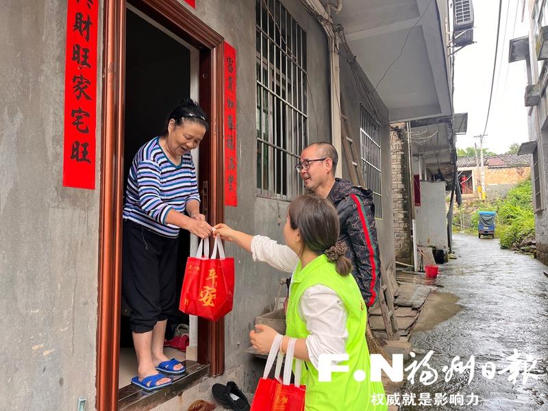罗源起步镇以“专业社工+志愿服务”模式精准服务留守老人
