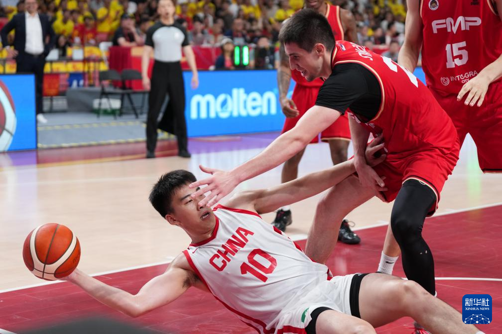 男篮热身赛：中国队胜塞尔维亚KK FMP俱乐部队