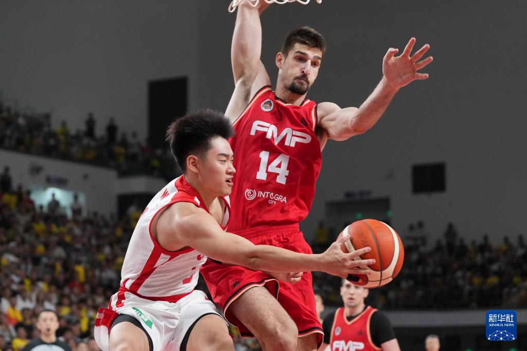 男篮热身赛：中国队胜塞尔维亚KK FMP俱乐部队