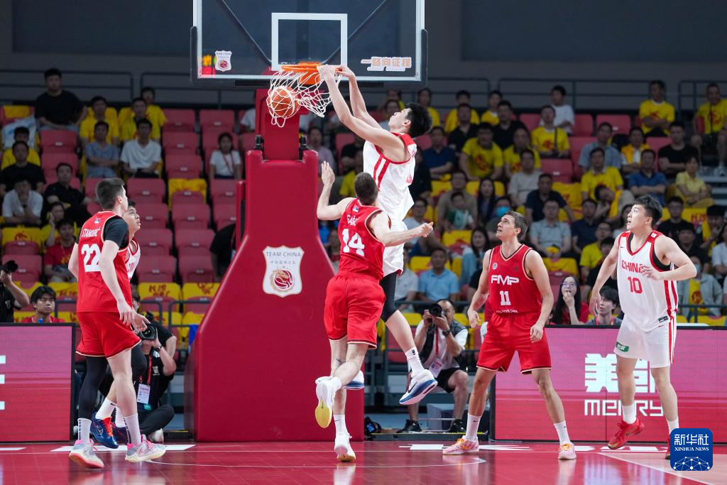 男篮热身赛：中国队胜塞尔维亚KK FMP俱乐部队