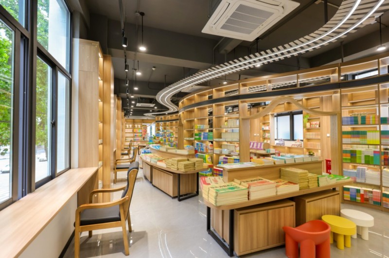 漳州市新华书店在历经三年升级改造后于2024年重新开业。图源：漳州市新华书店