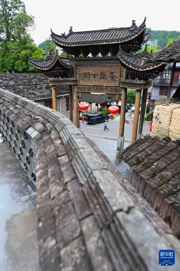 6月5日拍摄的寿山村“茶盐古街”牌坊古建筑景观。新华社记者 林善传 摄