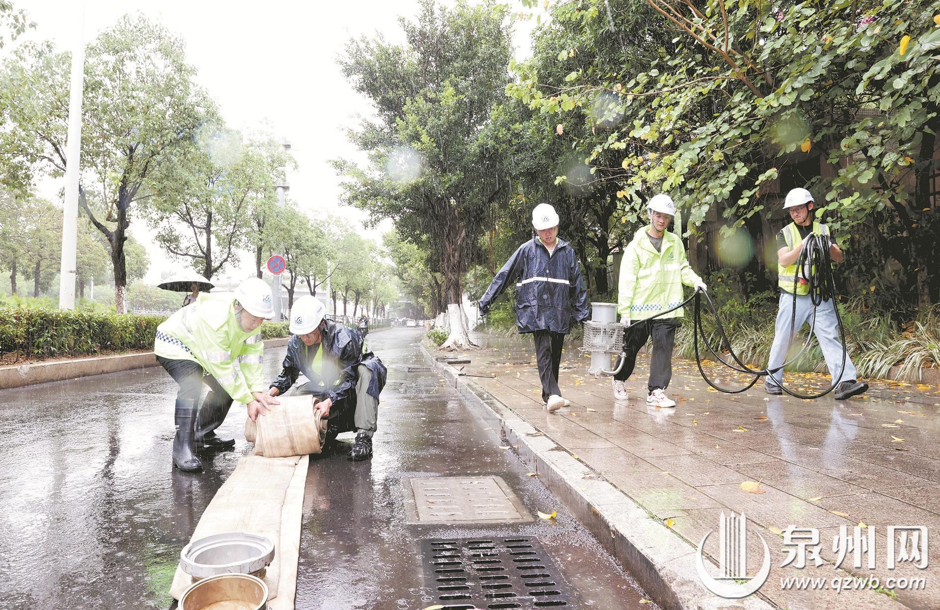 风雨相伴追梦路 点点善意暖考场