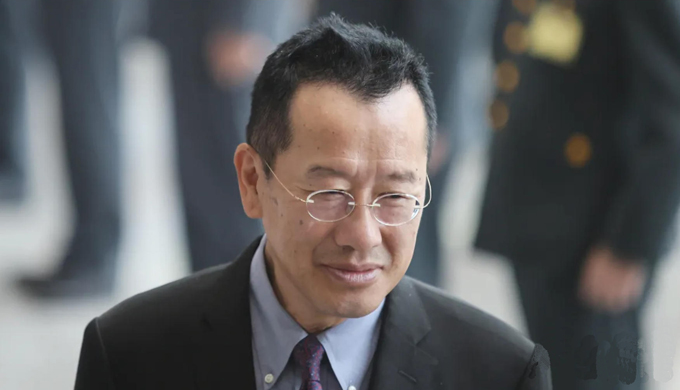台军坠机致两名资深飞行员丧生,顾立雄答询中“冷漠轻浮”,民代当场怒轰:还笑得出来!