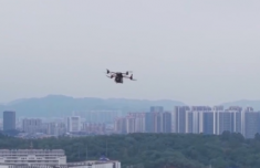 无人机“空运”通关 黄埔综保区跑出外贸加速度