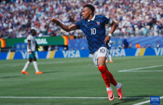 世界杯｜姆巴佩独中两元 法国队3:1击败塞内加尔队