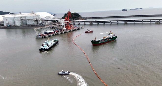共护蔚蓝海岸 闽浙开展船舶溢油应急联合演习