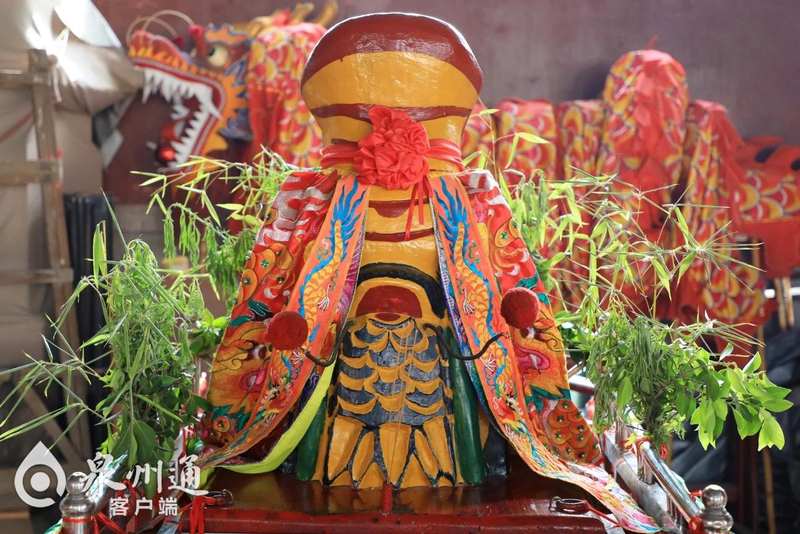 披红挂绿的“龙王头”(资料图）