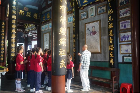 古田县鹤塘镇：红领巾飘扬古祠，孝友心润泽205
