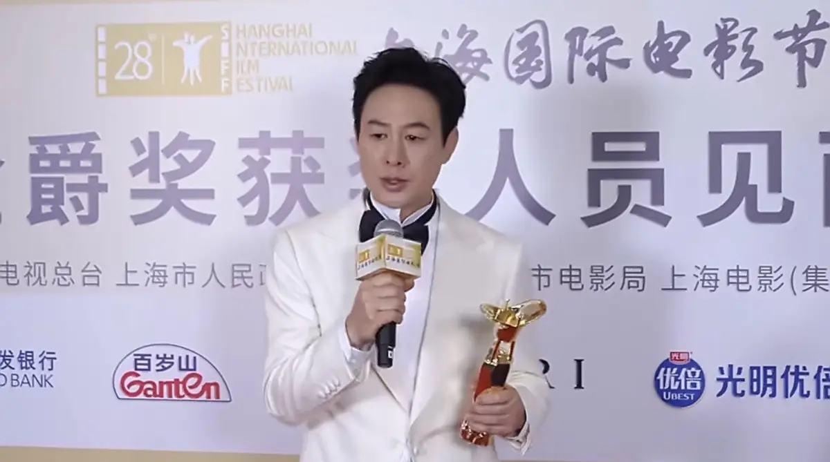 张颂文回应见义勇为获表彰：换谁都会这么做，我不觉得多么的壮举 