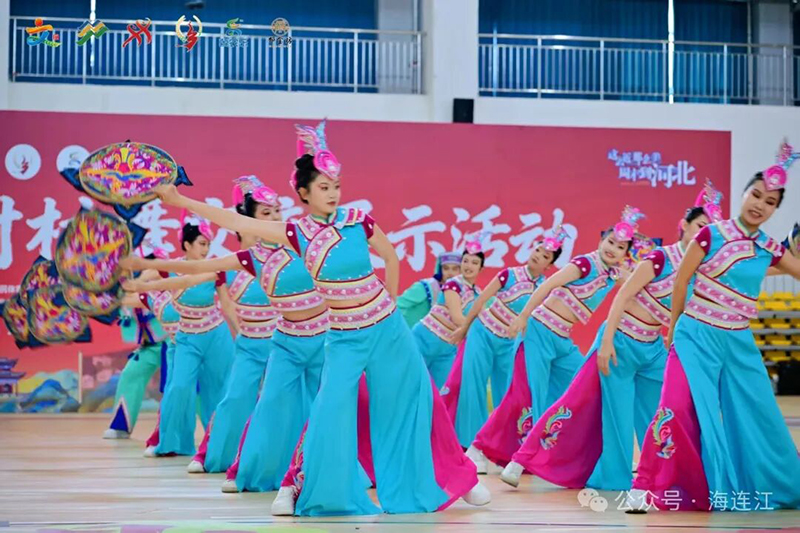 原创畲族村舞《绣绷瑧福锦》。连江县文化馆供图