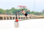 海上泼水逐浪 竿头探笼夺鸭——泉州端午民俗活动好戏连台