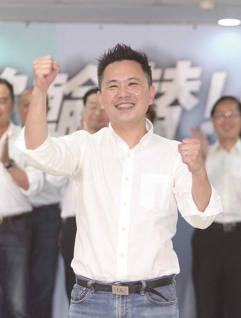 国民党文传会主委换人 尹乃菁辞职,马英九前发言人陈以信接任