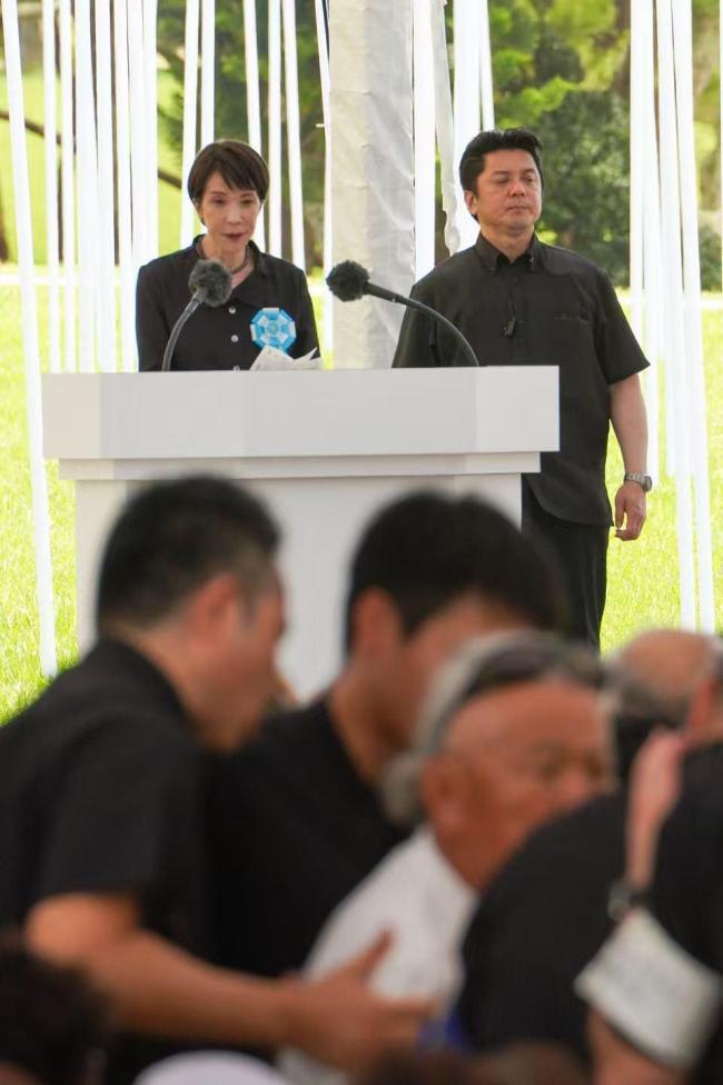 高市早苗出席冲绳追悼仪式遭抗议 民众高喊“她在为战争做准备”，反战情绪高涨