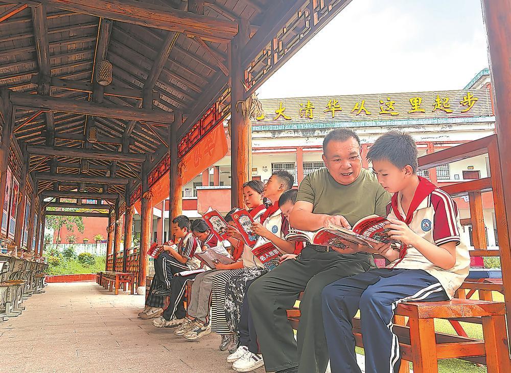 “再难走的路，想着前面有孩子等，脚下就有力气”——记“中国好人”、寿宁县大石小学校长叶明利
