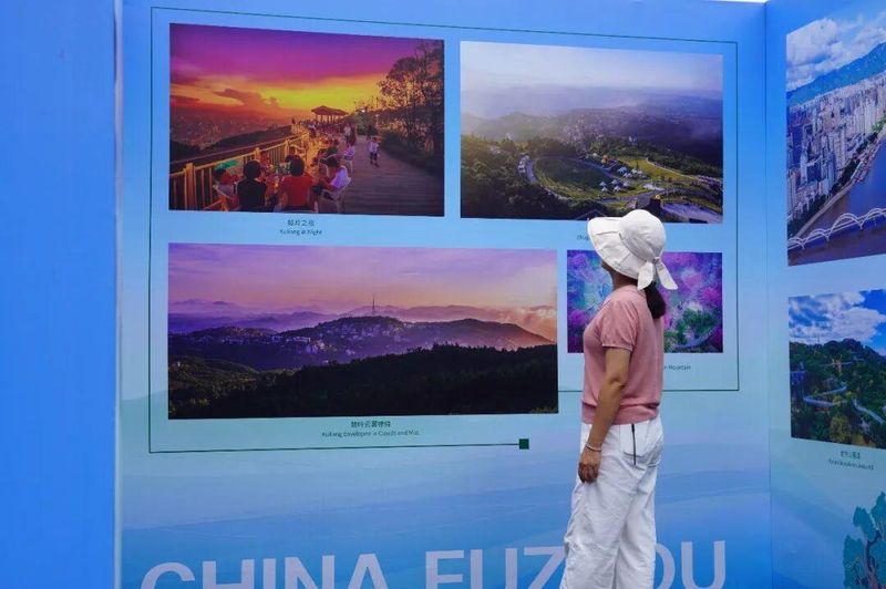 近日,“百年鼓岭缘·光影耀榕城”主题摄影展在福州鼓岭正式开展。