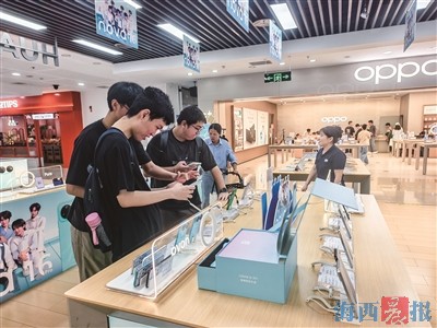 厦门：“后高考经济”升温 电子产品热卖