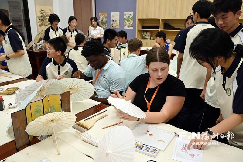 飞虎队友谊学校师生走进福州中学校园