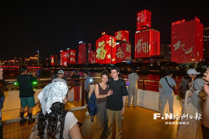 中美青少年夜游闽江