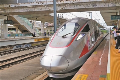 香港西九龙至广州北高铁直通首发 穗港一小时生活圈开启