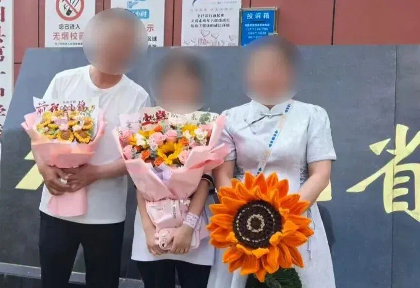 女生高考成绩582分,查分后给警察发了条短信