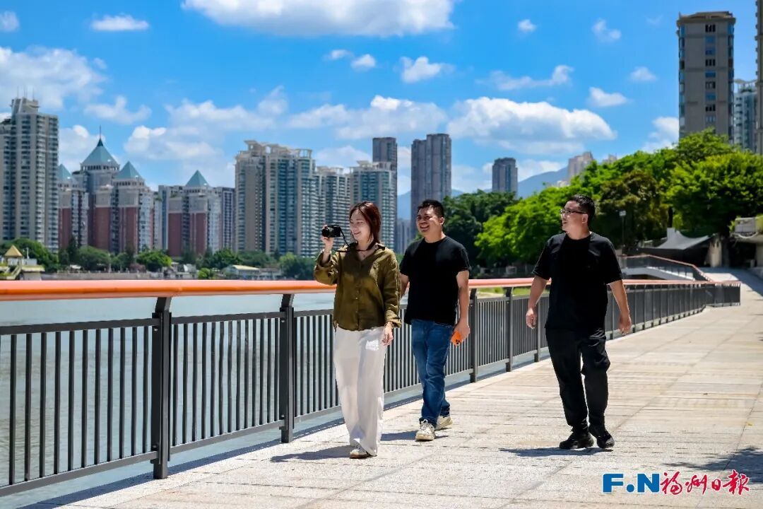 爱情岛⇌仓前公园⇌花海公园，解放大桥下一线牵