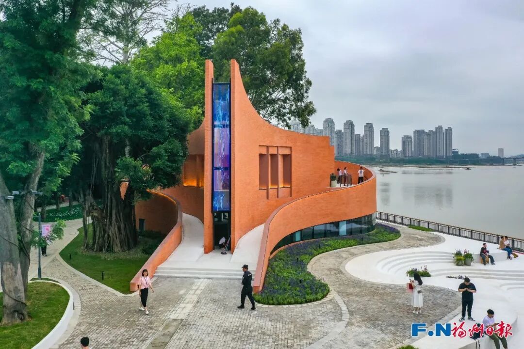 爱情岛⇌仓前公园⇌花海公园，解放大桥下一线牵