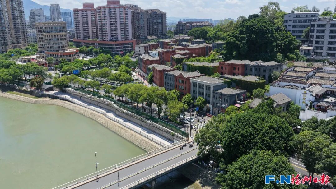 爱情岛⇌仓前公园⇌花海公园，解放大桥下一线牵