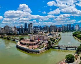 爱情岛⇌仓前公园⇌花海公园，解放大桥下一线牵！