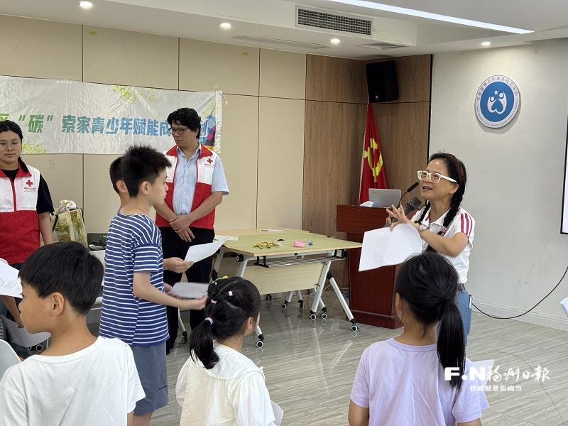 台湾教师点亮社区暑期公益课堂