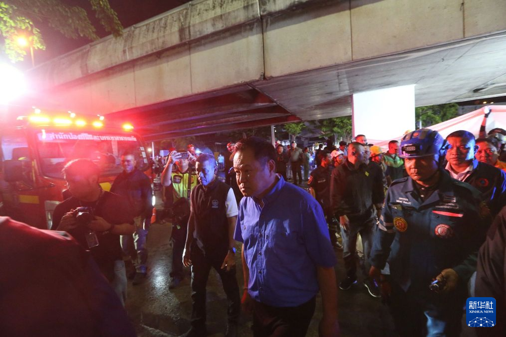 泰国曼谷一啤酒餐厅发生火灾致27人死亡