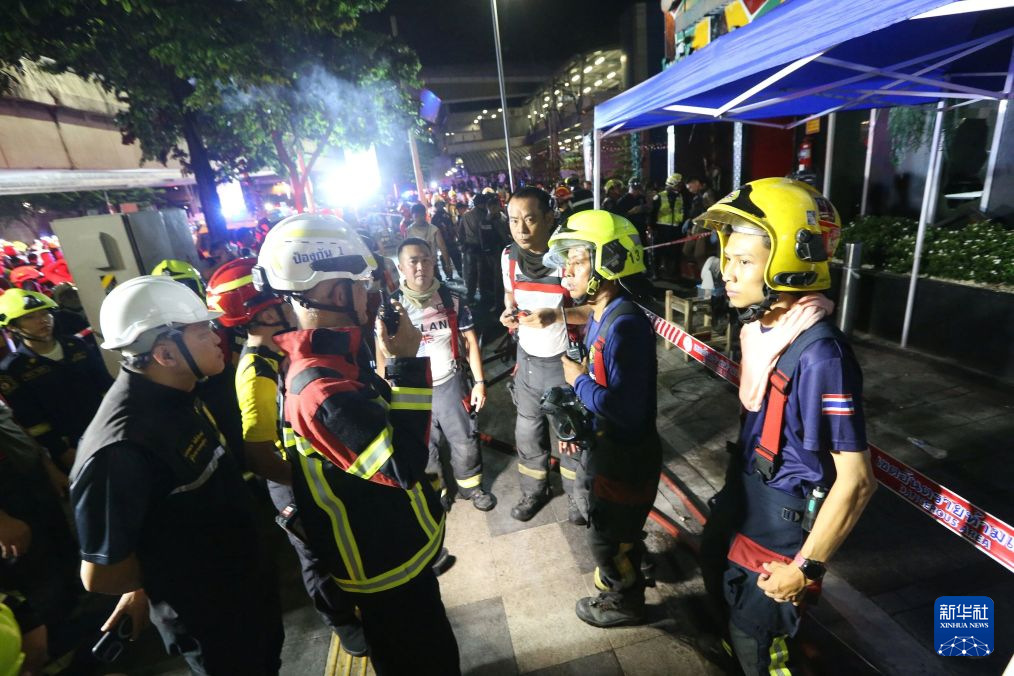 泰国曼谷一啤酒餐厅发生火灾致27人死亡
