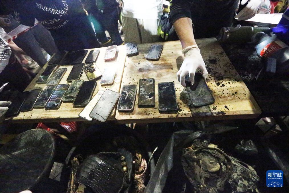 泰国曼谷一啤酒餐厅发生火灾致27人死亡