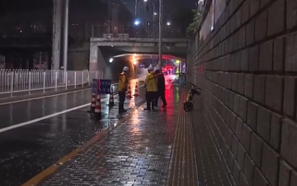 闻汛而动！风雨之夜的暖心守护