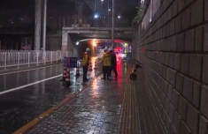 闻汛而动！风雨之夜的暖心守护