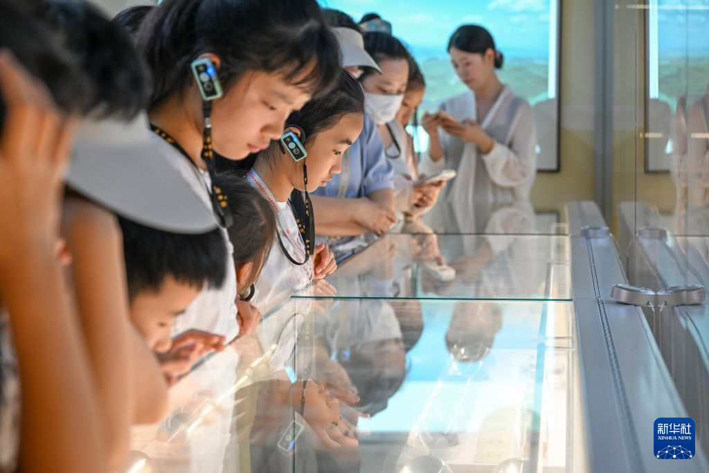 40名两岸青少年在重庆探索自然与科技