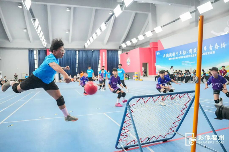 榕台学子对阵。记者 包华 摄