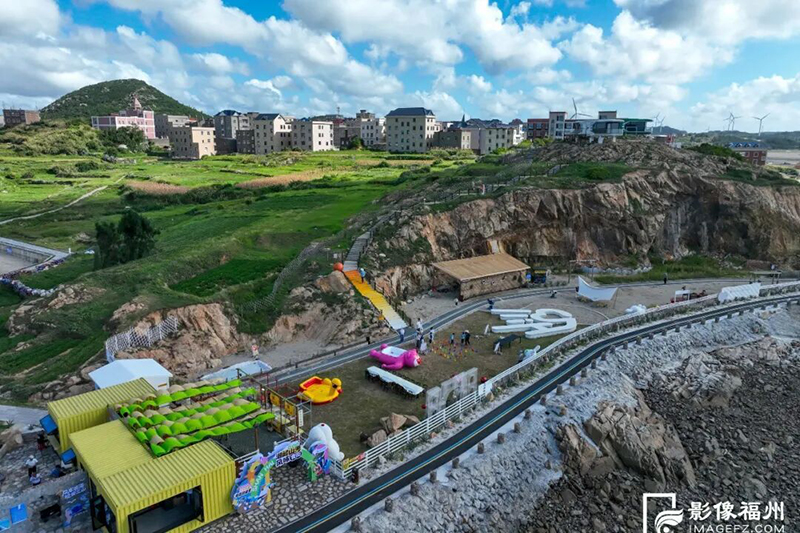 现场的山海烟火市集。记者 池远 摄