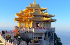 月薪6万云海观察员被质疑是萝卜岗 景区回应