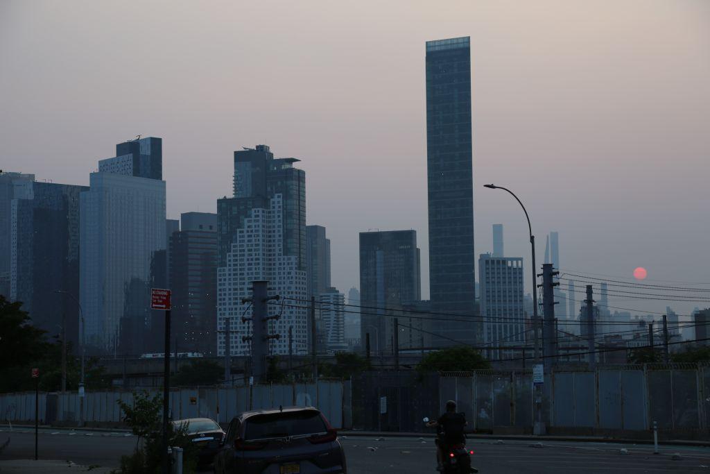 特朗普:加拿大野火殃及美国空气质量,要加征关税