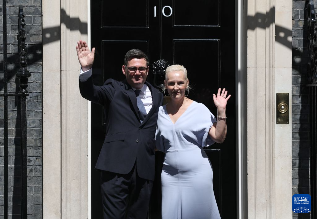 伯纳姆就任英国首相