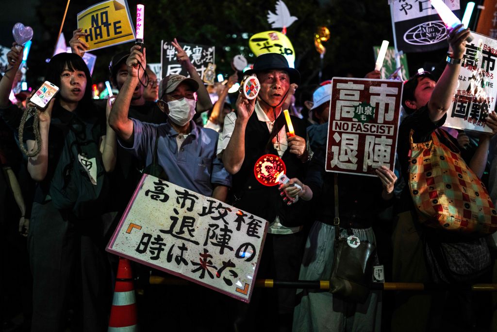 支持率显著下滑,高市执政“亮红灯”
