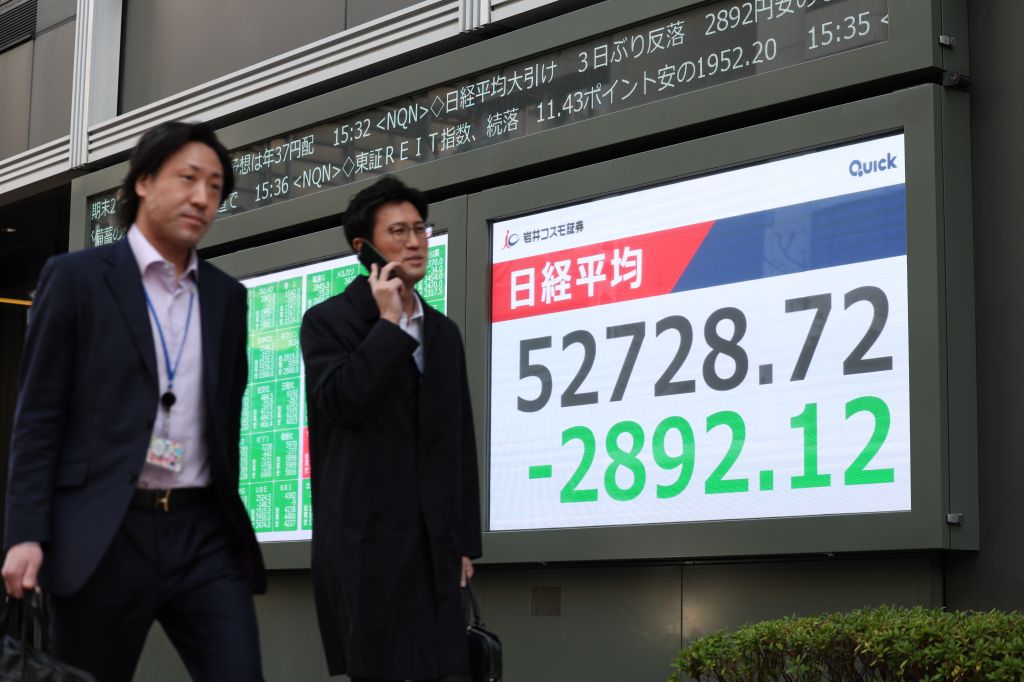 支持率显著下滑,高市执政“亮红灯”