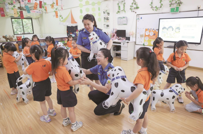 漳州文明养犬宣传走进幼儿园