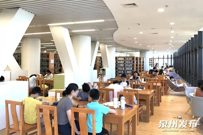图书馆是纳凉的好去处