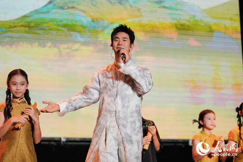 中国艺术研究院教授、演员张晓龙。人民网 摄
